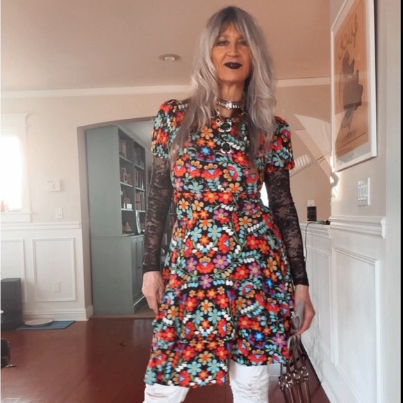 Flower dress with a black lace edge - Picture 7 of 12